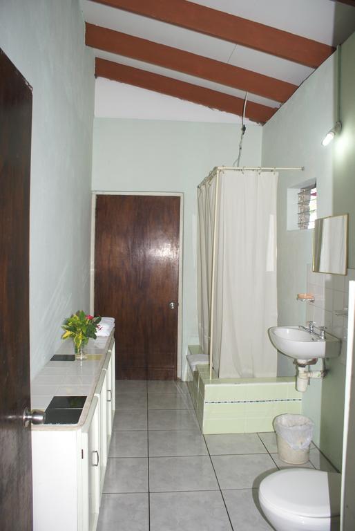 Somewhere Special Guesthouse Грос Айлет Екстериор снимка