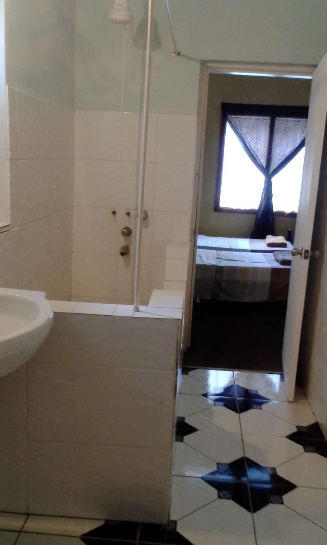 Somewhere Special Guesthouse Грос Айлет Екстериор снимка